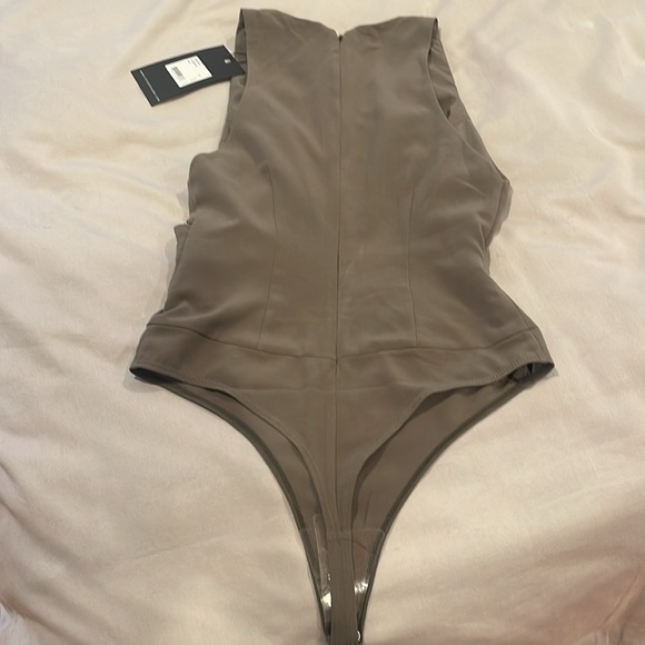XS sage green elegant bodysuit top zipper in back like Zara Nordstrom skims - Picture 4 of 4